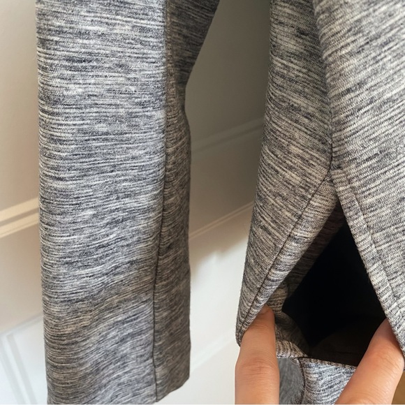 F21 Size Small Women’s Super comfy stretchy grey blazer with pockets - Picture 8 of 10